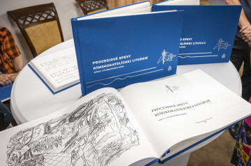 Zostavovateľ spevníka počúva z večnosti Zostavovateľ spevníka počúva z večnosti