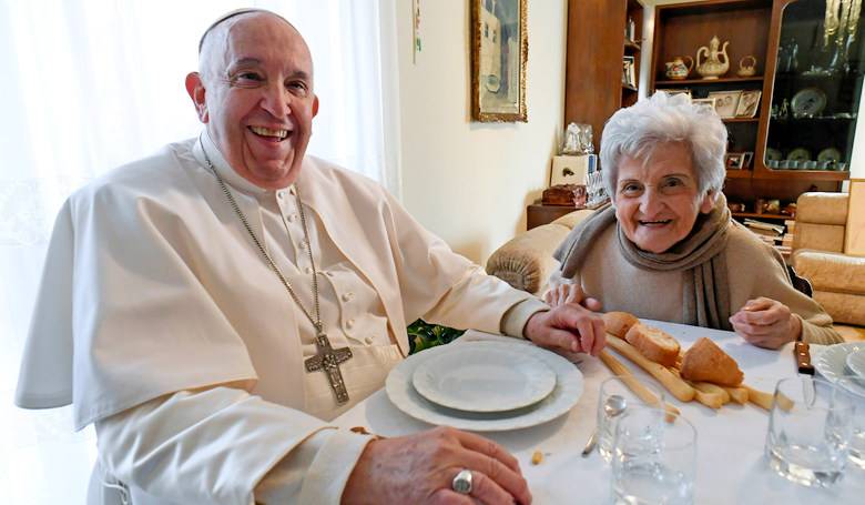 Pápež na návšteve príbuzných