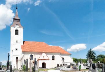 Kostol sv. Al�bety v Str�ach up�ta hist�riou i nev�edn�mi ma�bami. Sn�mka: Anna Stankayov�