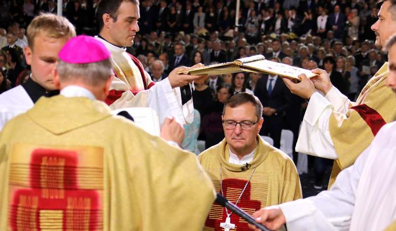 Nov ordinr prijal svtenie