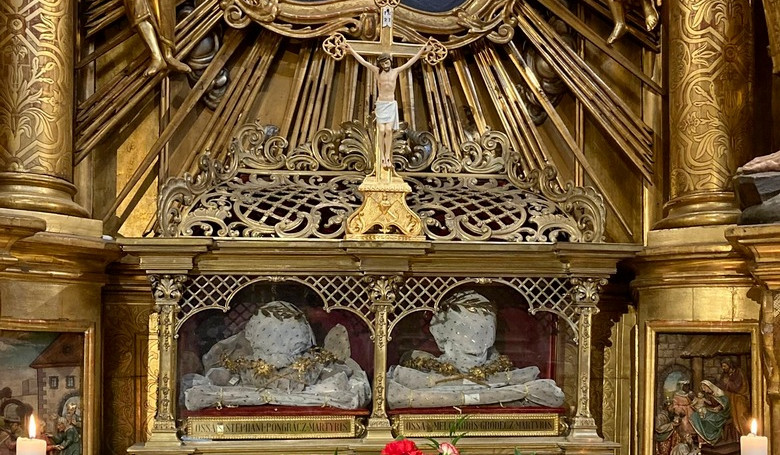 Pevní vo viere odpočívajú v pokoji Pevní vo viere odpočívajú v pokoji