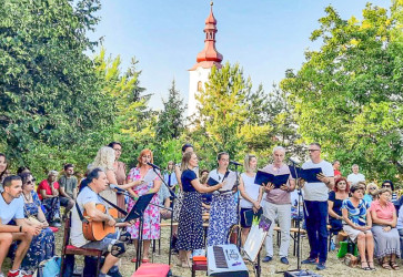 Mariánska úcta v Dechticiach je stále živá. Snímka: archív Arcibskupského úradu Trnave