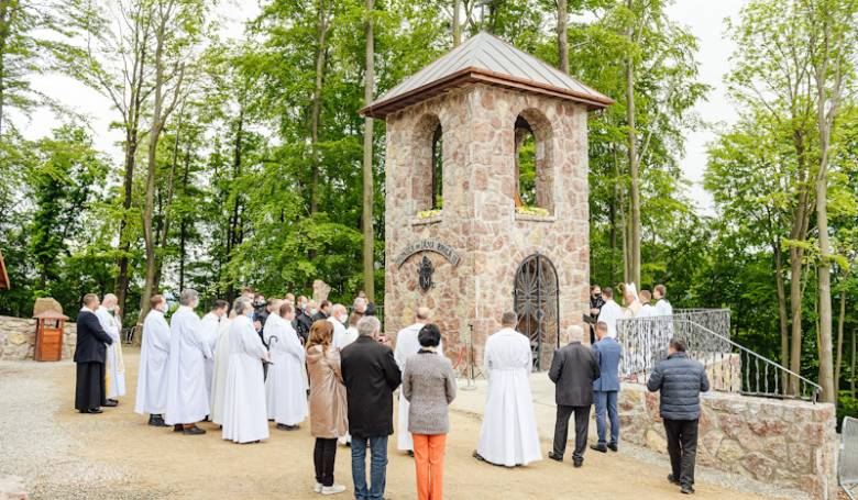 Na Butkove vyrástla zvonica svätého pápeža
