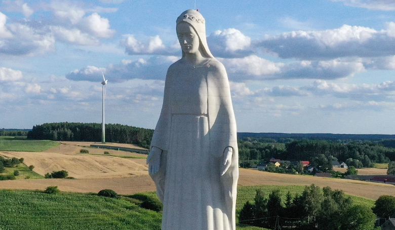 Požehnali najvyšší mariánsky monument v Európe Požehnali najvyšší mariánsky monument v Európe