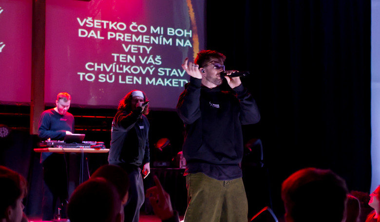 V obete Abrah�ma objavili aj svoj pr�beh