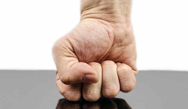 Prísaha nedáva právo na násilie Prísaha nedáva právo na násilie