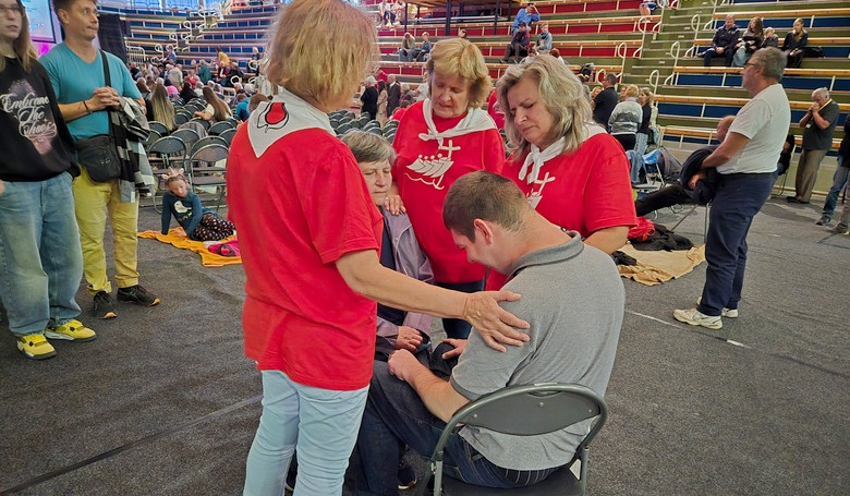 Na konferencii hadali pokoj i uzdravenie
