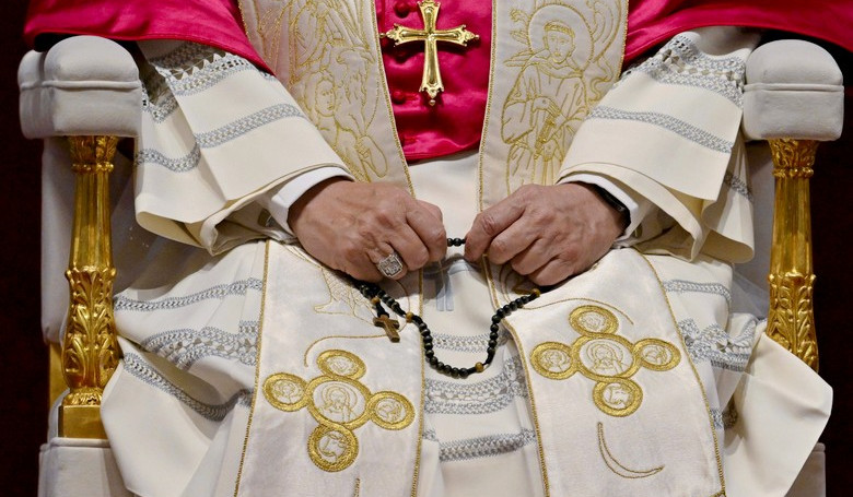 Vraj slabý pápež Vraj slabý pápež