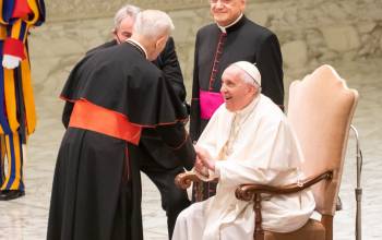 Svätý Otec o kardinálovi Tomkovi: Vážený a múdry brat