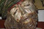 Detail na tvár Krista z krucifixu v Spišských Vlachoch