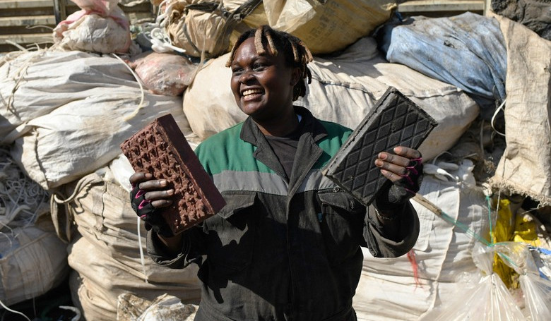 Afrika na ceste bez plastovch taiek