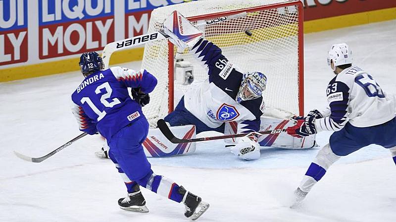 Na drese nosí číslo 12 rovnako ako jeho slávny otec. / Snímka: Archív –DB–