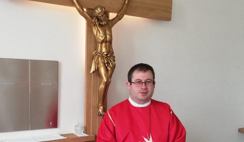 Nemocničný kaplán Miloš Hlucháň duchovne slúži ľuďom v Kysuckej nemocnici s poliklinikou v Čadci. Snímka: archív Miloša Hlucháňa